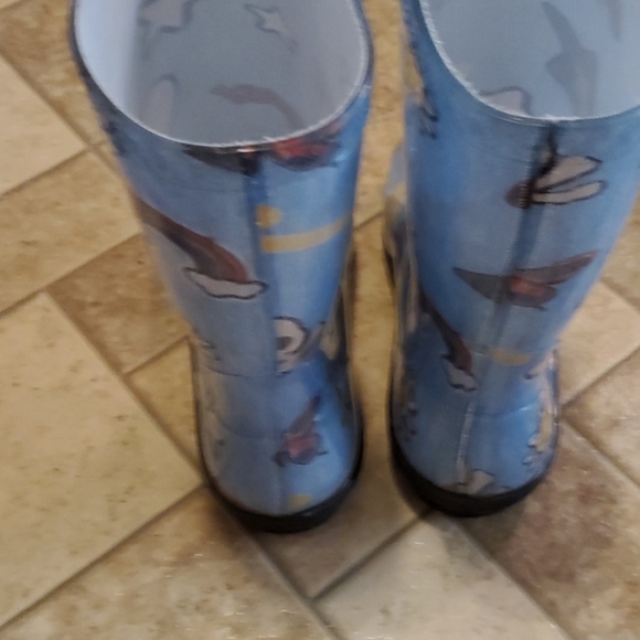 Rainboots - Picture 3 of 4